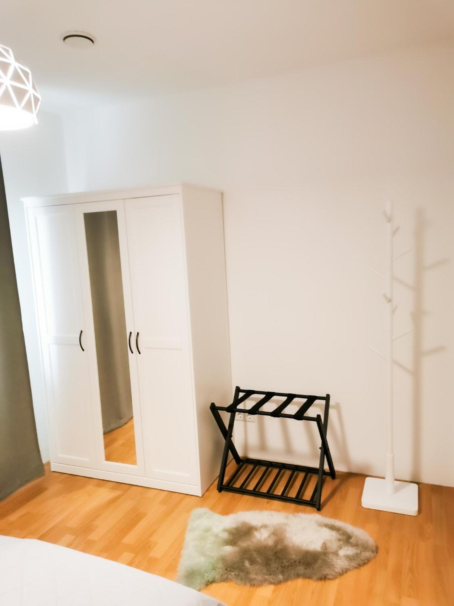 Loewenstern Apartment *